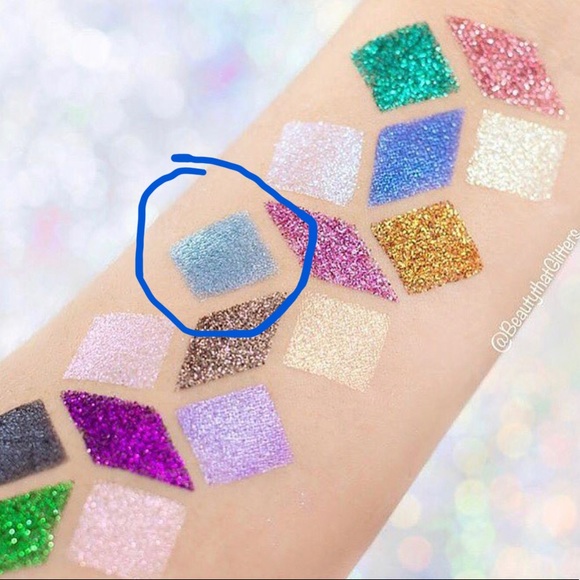 Cosmic Light Multifunctional Eye Pigment, "Pulsar", Icy Light Blue❄️ - Picture 8 of 8